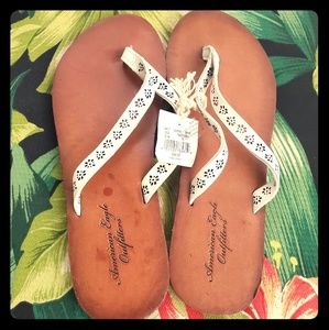 AMERICAN EAGLE SANDALS